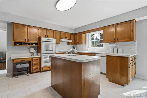 832 Wexford Court Naperville IL 60540