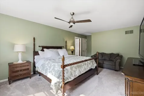 832 Wexford Court Naperville IL 60540