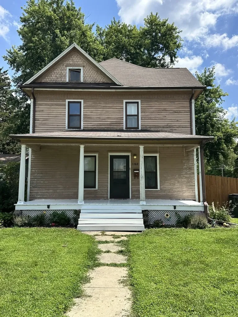 1102 8TH Avenue Sterling IL 61081