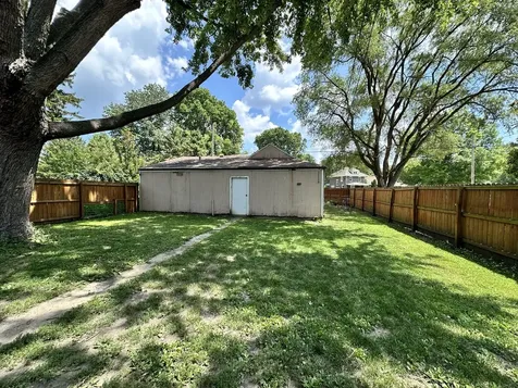 1102 8TH Avenue Sterling IL 61081