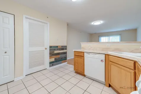 1002 Kensington Drive Northbrook IL 60062
