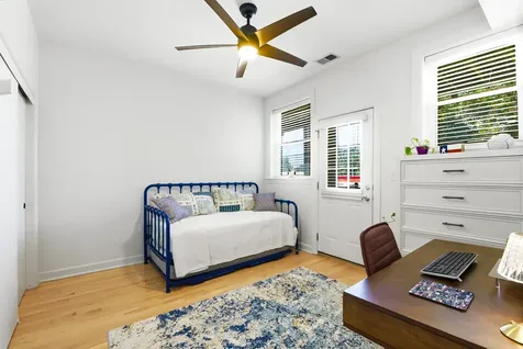 4051 North Southport Avenue Chicago IL 60613