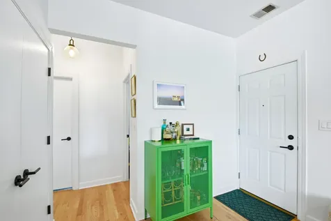 4051 North Southport Avenue Chicago IL 60613
