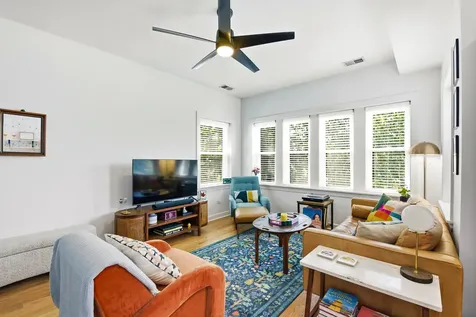 4051 North Southport Avenue Chicago IL 60613