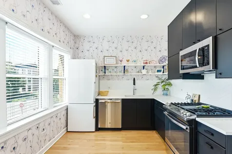 4051 North Southport Avenue Chicago IL 60613