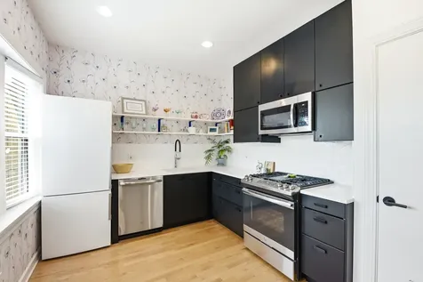 4051 North Southport Avenue Chicago IL 60613