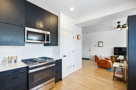 4051 North Southport Avenue Chicago IL 60613
