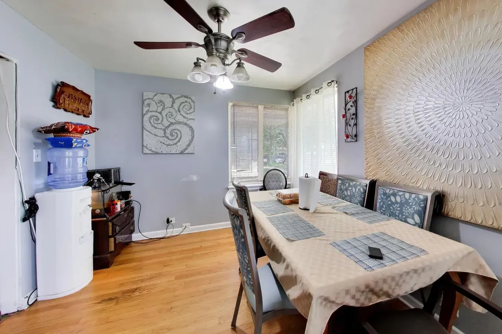 6018 North Campbell Avenue Chicago IL 60659