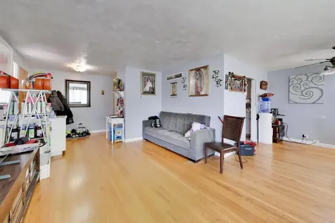 6018 North Campbell Avenue Chicago IL 60659