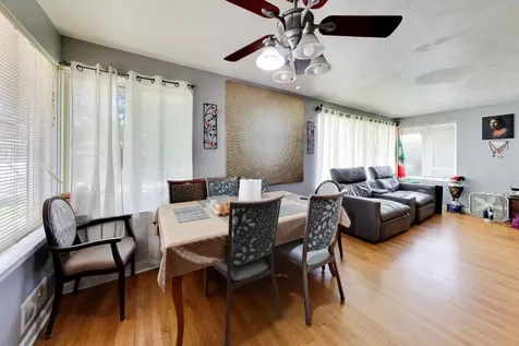 6018 North Campbell Avenue Chicago IL 60659