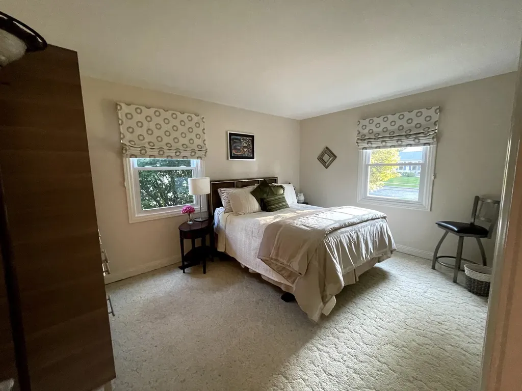 1233 Allison Lane Schaumburg IL 60194