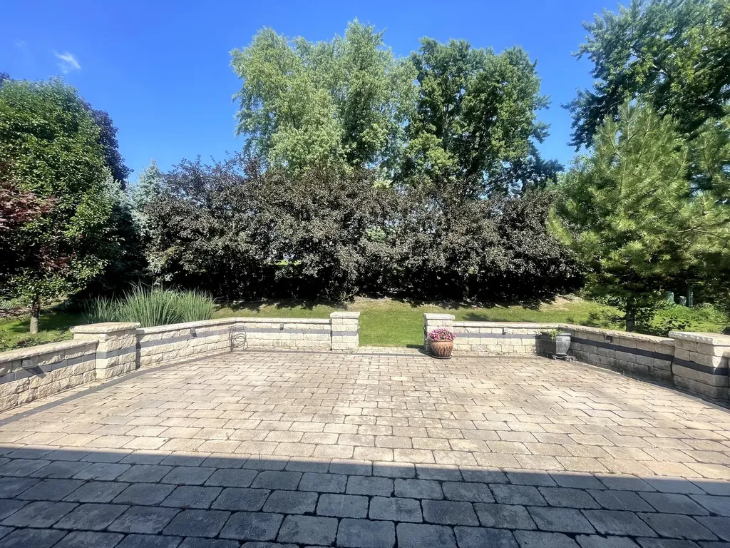 1233 Allison Lane Schaumburg IL 60194