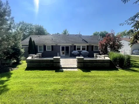 1233 Allison Lane Schaumburg IL 60194