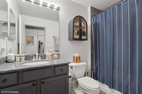 1069 West 14th Place Chicago IL 60608