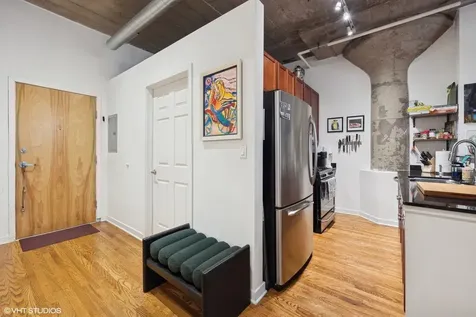 1069 West 14th Place Chicago IL 60608