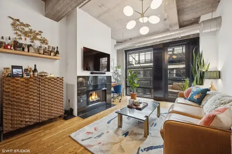 1069 West 14th Place Chicago IL 60608