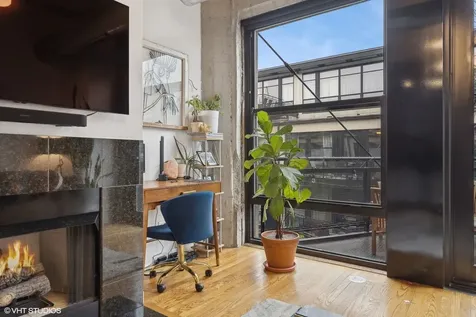 1069 West 14th Place Chicago IL 60608