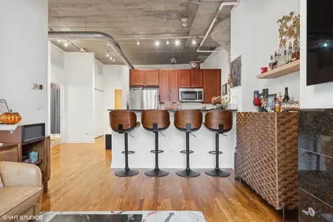 1069 West 14th Place Chicago IL 60608