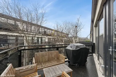 1069 West 14th Place Chicago IL 60608