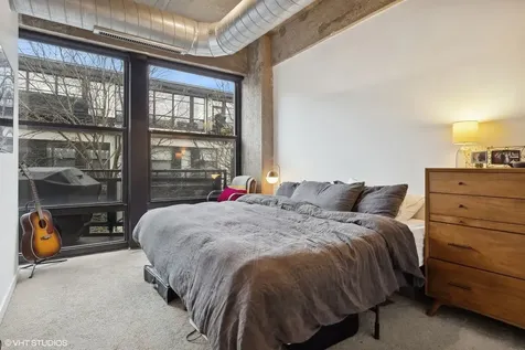 1069 West 14th Place Chicago IL 60608