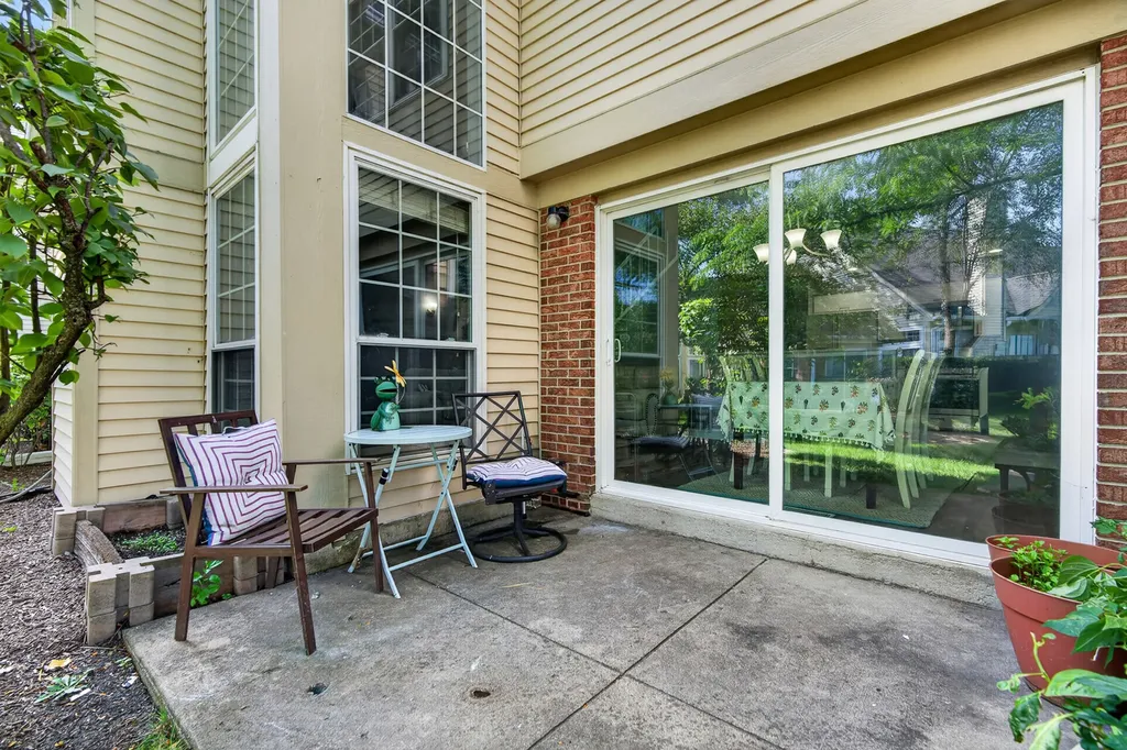 197 Rob Roy Court Schaumburg IL 60194