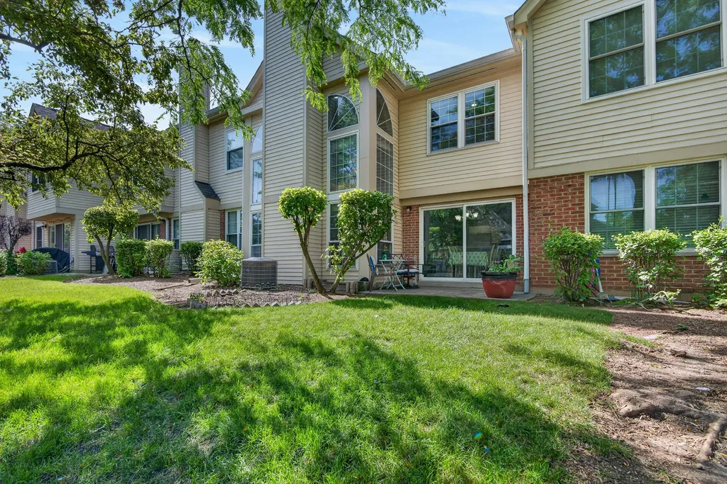 197 Rob Roy Court Schaumburg IL 60194