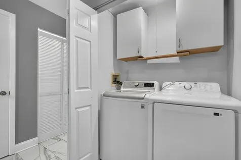 197 Rob Roy Court Schaumburg IL 60194