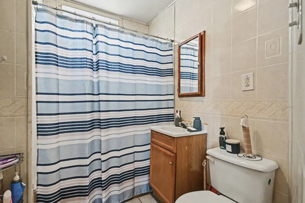 6621 South Oakley Avenue Chicago IL 60636