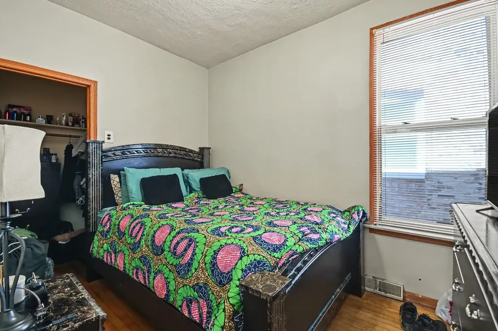 6621 South Oakley Avenue Chicago IL 60636