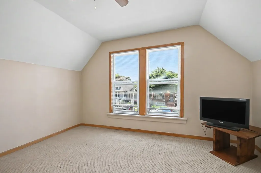6621 South Oakley Avenue Chicago IL 60636