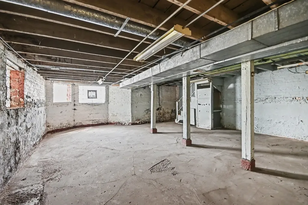 6621 South Oakley Avenue Chicago IL 60636