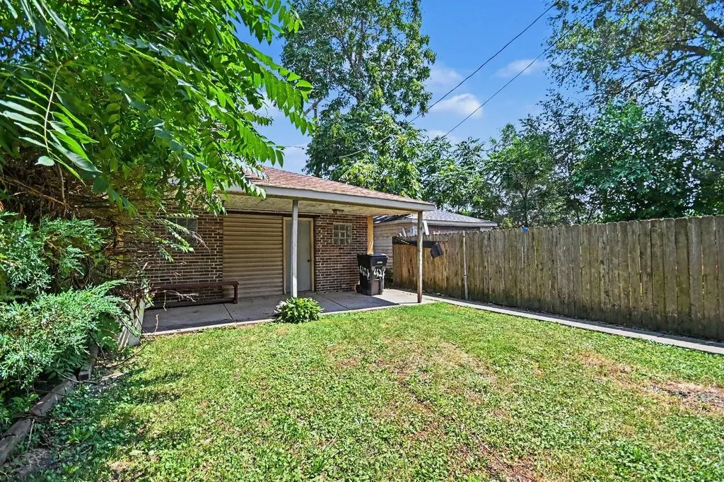 6621 South Oakley Avenue Chicago IL 60636