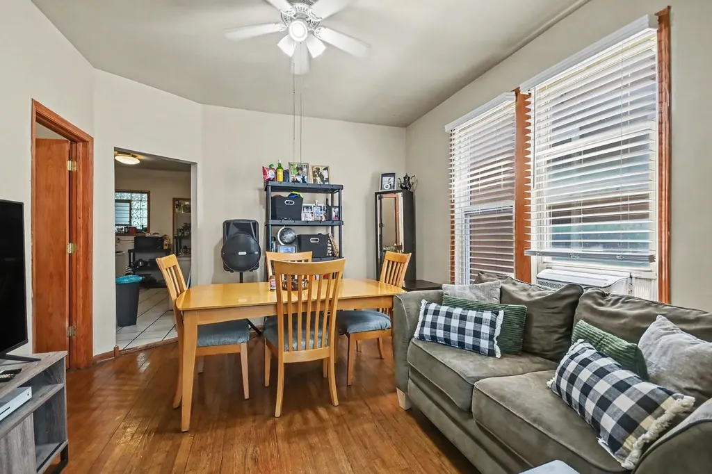 6621 South Oakley Avenue Chicago IL 60636