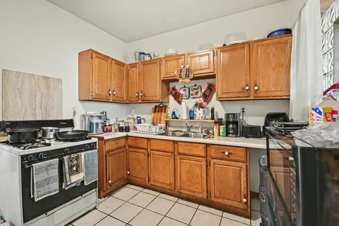 6621 South Oakley Avenue Chicago IL 60636