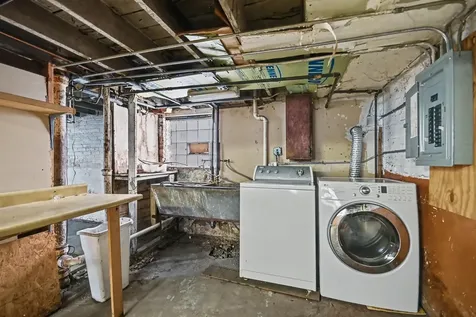 6621 South Oakley Avenue Chicago IL 60636