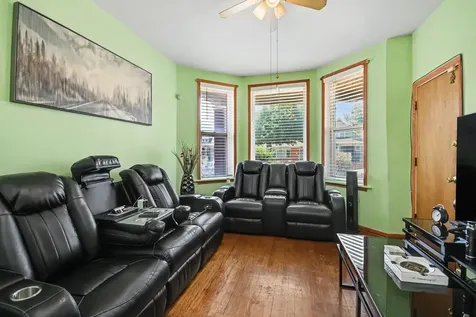 6621 South Oakley Avenue Chicago IL 60636