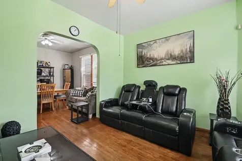 6621 South Oakley Avenue Chicago IL 60636