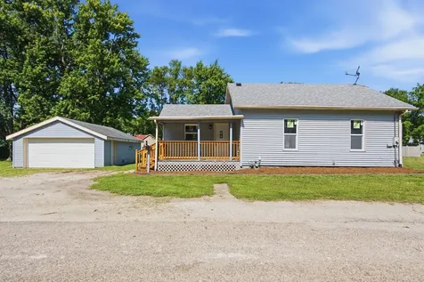 1005 1/2 Little Lundy Street Streator IL 61364