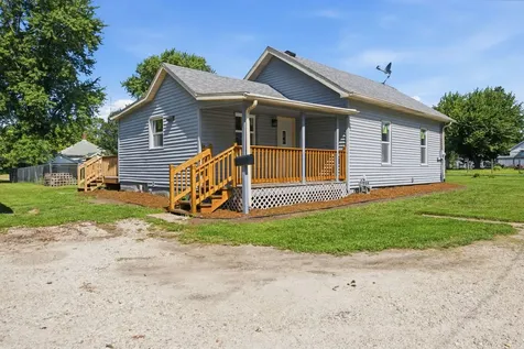 1005 1/2 Little Lundy Street Streator IL 61364