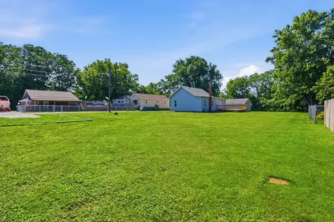 1005 1/2 Little Lundy Street Streator IL 61364