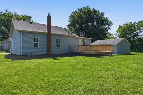 1005 1/2 Little Lundy Street Streator IL 61364