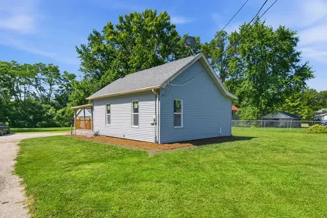 1005 1/2 Little Lundy Street Streator IL 61364