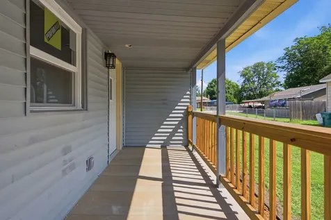 1005 1/2 Little Lundy Street Streator IL 61364