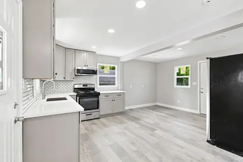 1005 1/2 Little Lundy Street Streator IL 61364