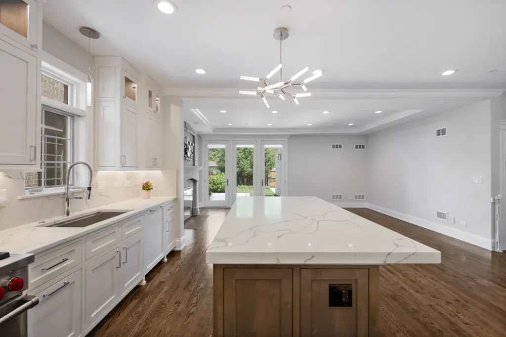 7739 Kenton Avenue Skokie IL 60076