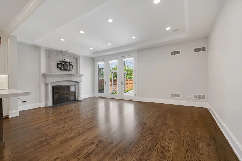 7739 Kenton Avenue Skokie IL 60076
