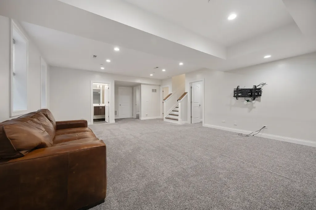 7739 Kenton Avenue Skokie IL 60076