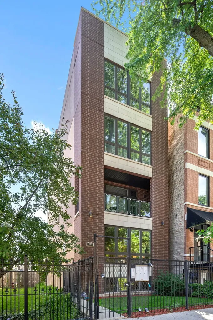 1523 North Fairfield Avenue Chicago IL 60622