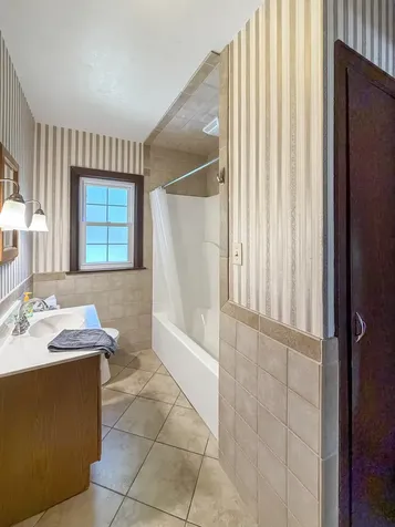 309 South Linn Street Shannon IL 61078