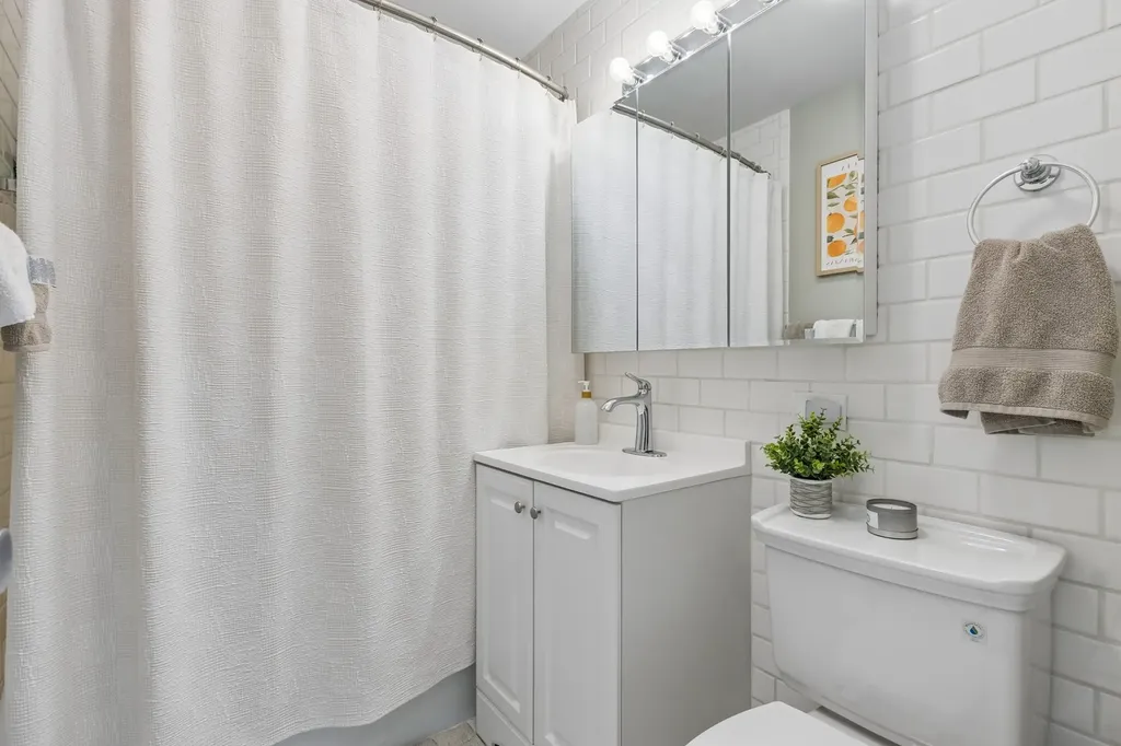 2626 North Lakeview Avenue Chicago IL 60614